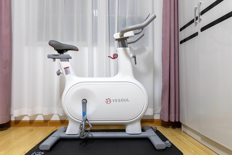 野小兽小白驹速燃单车，让小户型也能变健身房