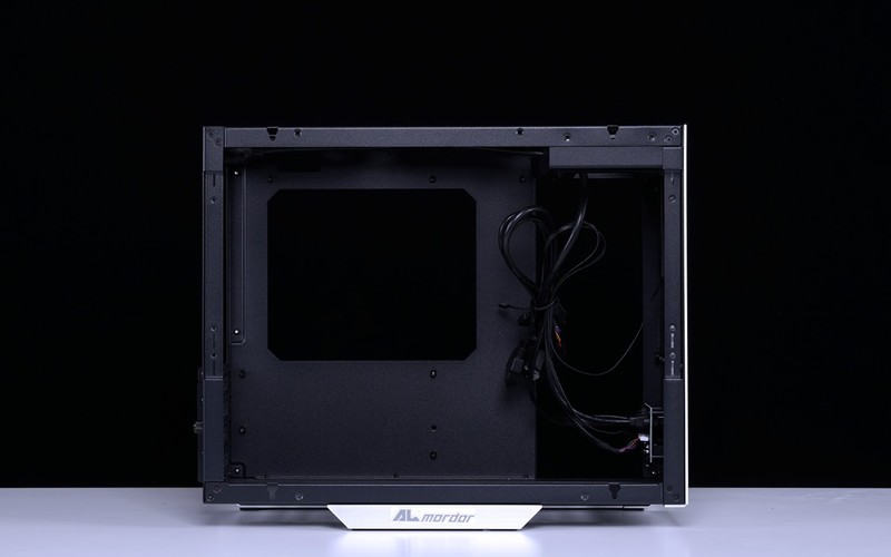 不玩灯也能很靓仔，国产新锐ALmordor 莫邪机箱+12400F+3070装机分享