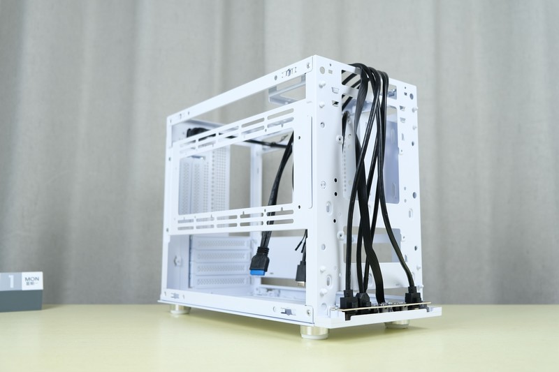 好看又好装的纯白小机箱：先马 趣造I'm 雪装豪华版 装机体验