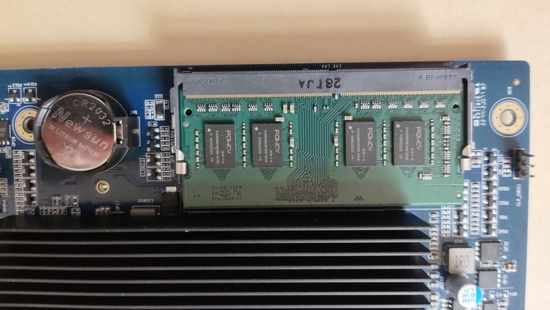 铁威马F4-423 N5095内存扩展至32G+32G