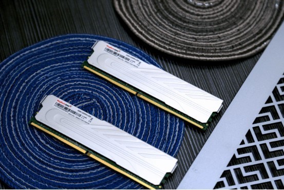 国产内存能堪大用？金百达银爵内存入手超起来！