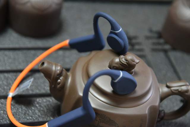 用撞色改变声音 创新Outlier free pro+的不一样