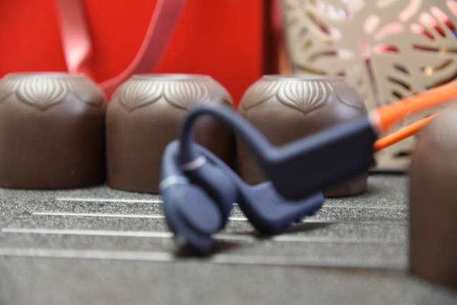 用撞色改变声音 创新Outlier free pro+的不一样