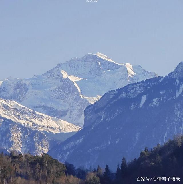 一句简短的风景句子，拍了风景照怎么发说说看这里