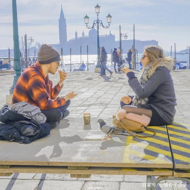 一句简短的风景句子，拍了风景照怎么发说说看这里