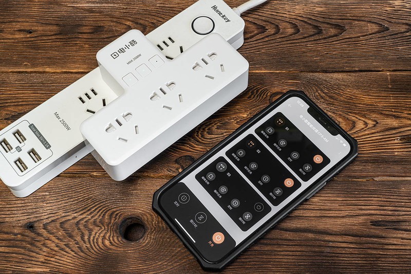 在智能家居的风口中，连插排都不甘寂寞，电小酷确实有点酷