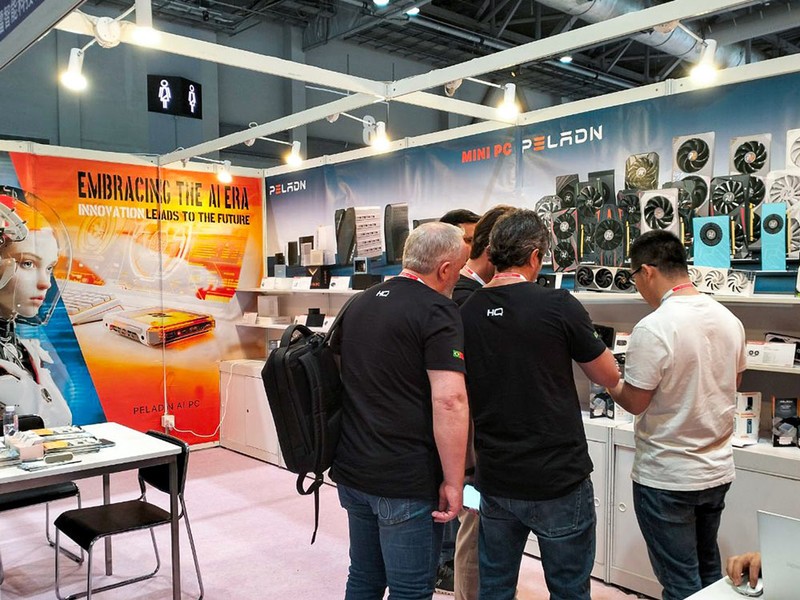 磐镭携新品高能亮相香港环球资源消费电子展