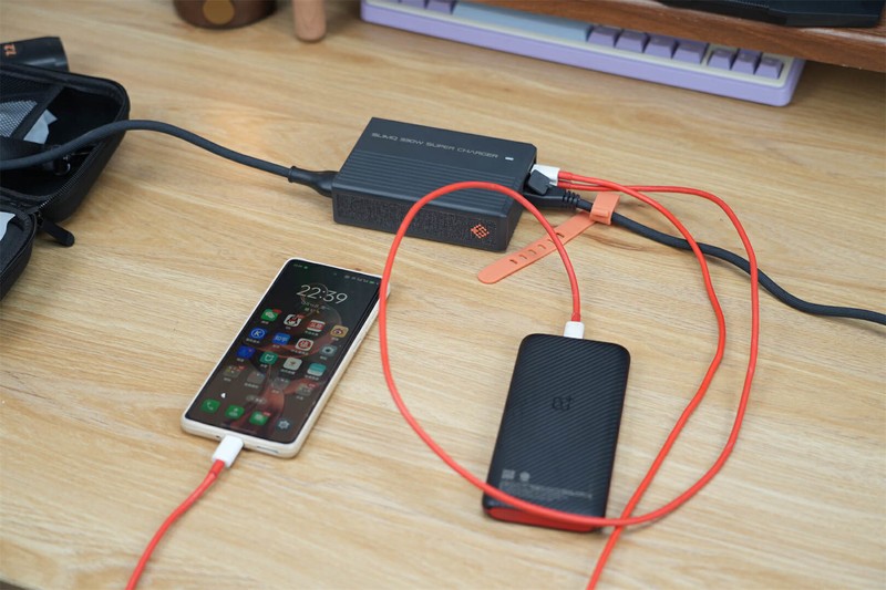 轻薄革命！SlimQ F330氮化镓充电器，解决笔记本充电器笨重难题