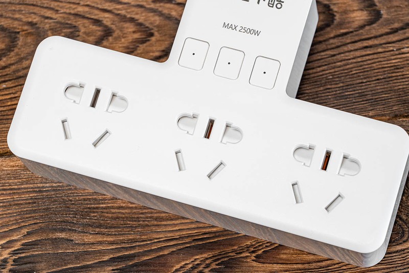 在智能家居的风口中，连插排都不甘寂寞，电小酷确实有点酷