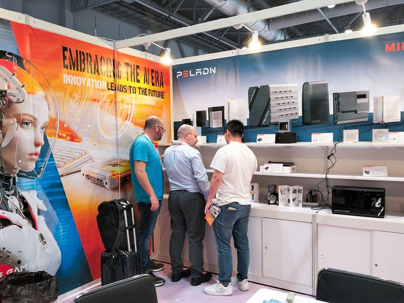 磐镭携新品高能亮相香港环球资源消费电子展