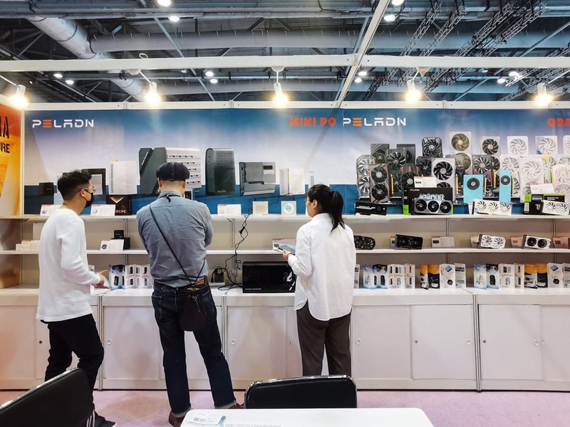 磐镭携新品高能亮相香港环球资源消费电子展