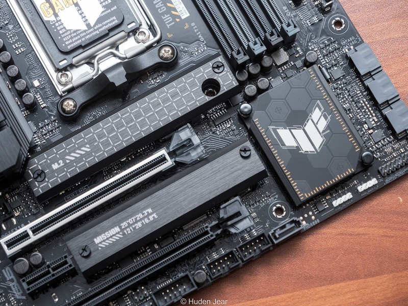 一个补丁游戏性能起飞？AMD R7 9700X的Win11 24H2补丁测试