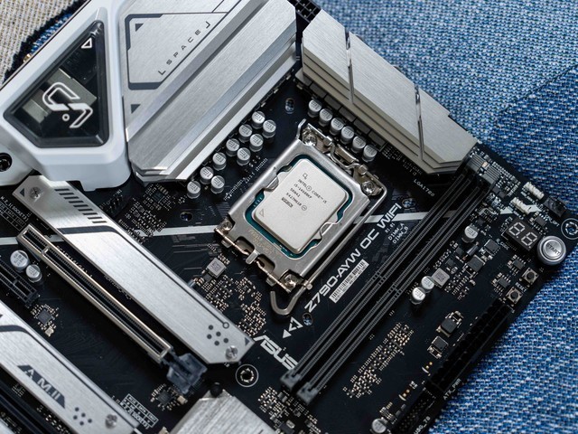 好玩的真香主板，华硕Z790 AYW OC超频教程分享