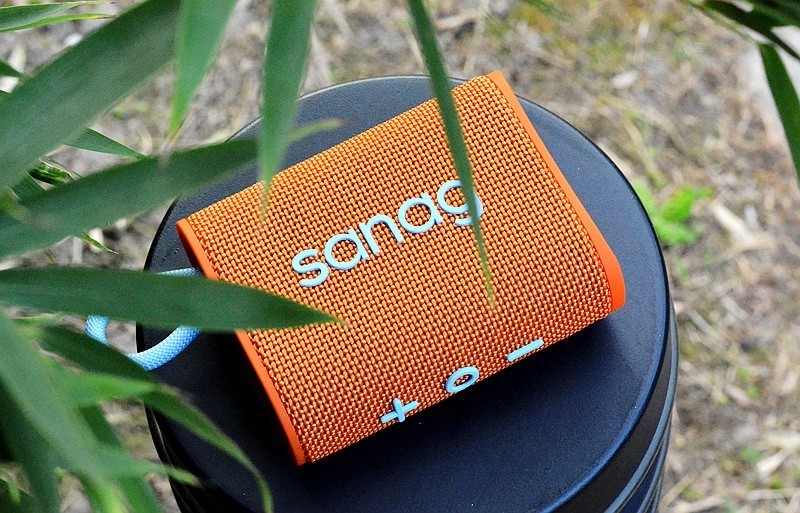 多色灵动户外娱乐潮流音乐随心而动Sanag塞那M13SPro无线蓝牙音箱上手体验