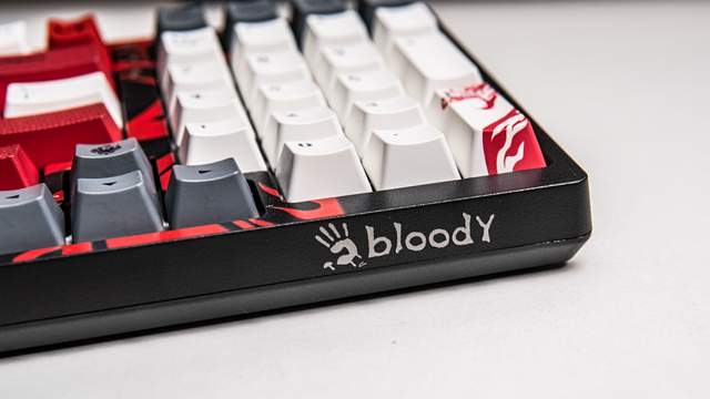 创新技术加持，专为用户而生，血手幽灵永劫无间联名键鼠套装