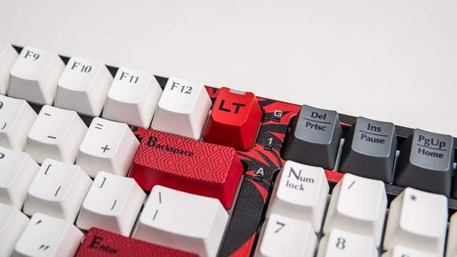 创新技术加持，专为用户而生，血手幽灵永劫无间联名键鼠套装