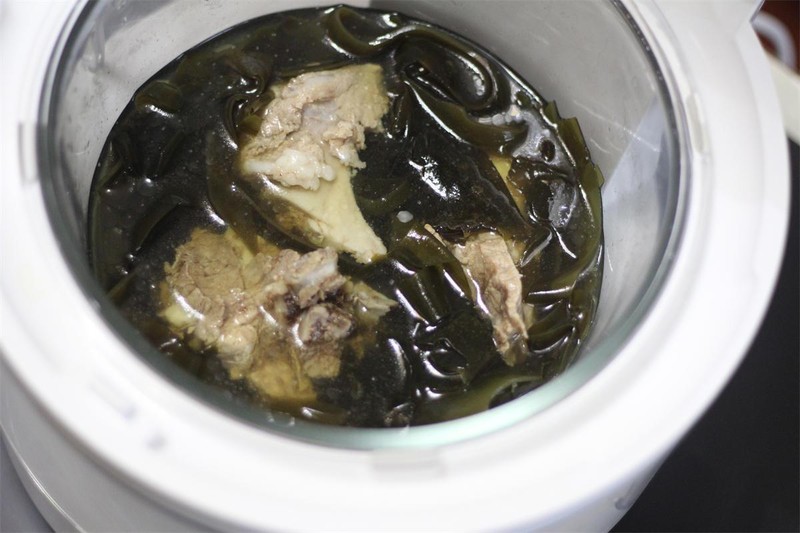 造型独特颜值高、米汤分离更Q弹，米家透明蒸汽电饭煲有何神奇？