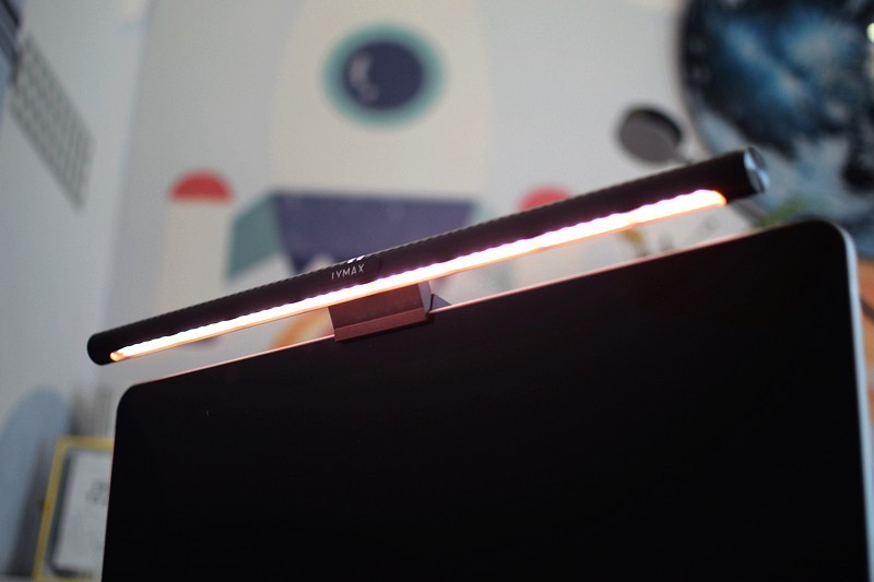 不用再担心看电脑伤眼睛了，LYMAX徕美视防蓝光拾音屏幕灯（直屏版）实测