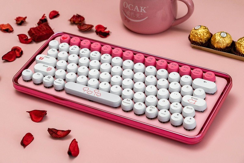 老婆过生日送了雷柏ralemo Pre 5键盘，办公室女同事都问是啥型号