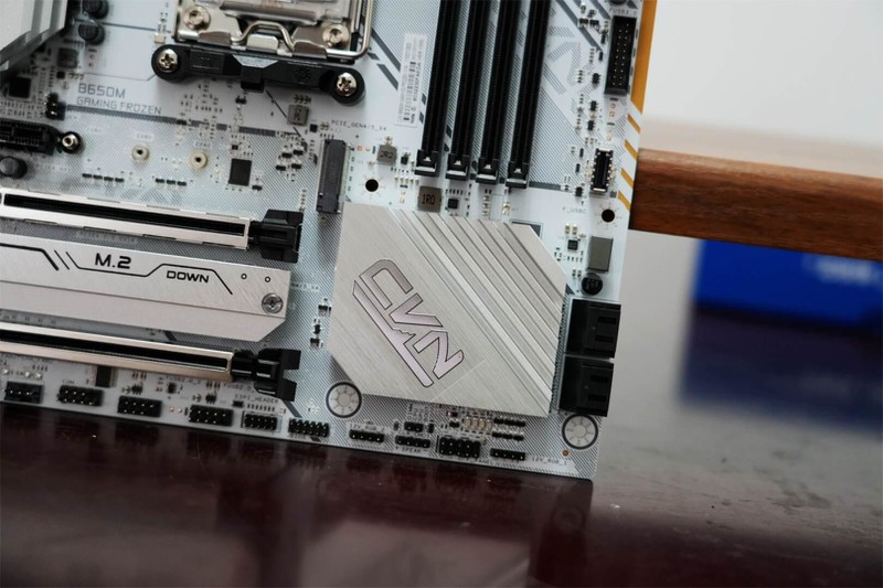 未来战舰降临！七彩虹CVN B650M GAMING FROZEN主板引领潮流