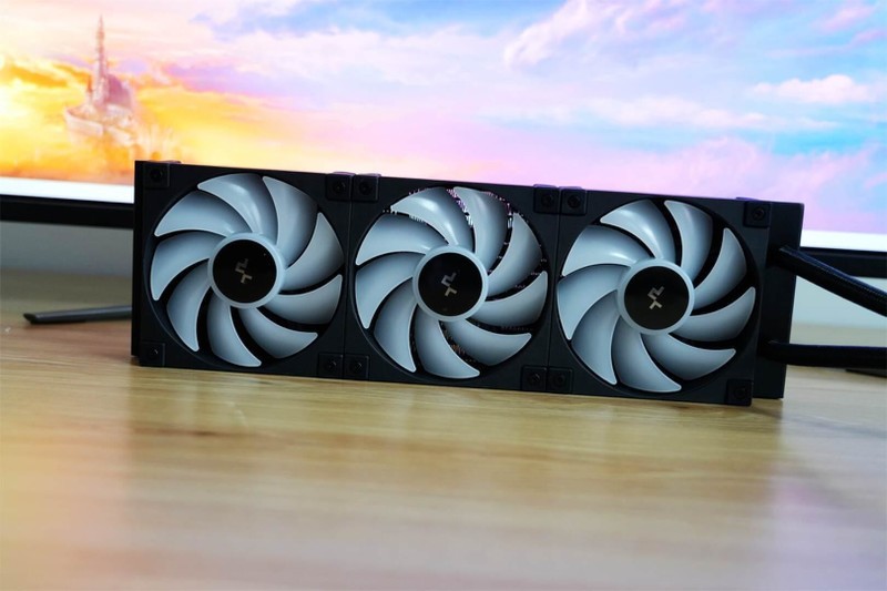 冰点来袭！九州风神冰堡垒360数显版，300W散热功耗震撼上线