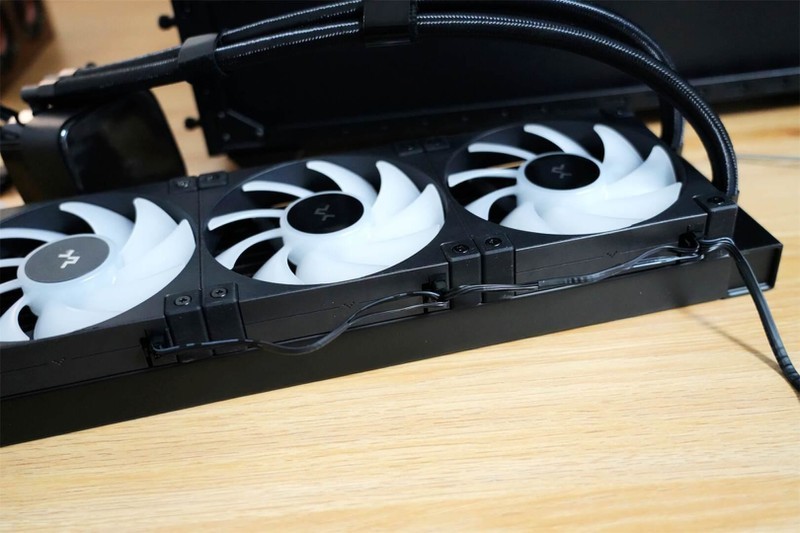 冰点来袭！九州风神冰堡垒360数显版，300W散热功耗震撼上线