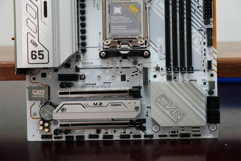 未来战舰降临！七彩虹CVN B650M GAMING FROZEN主板引领潮流