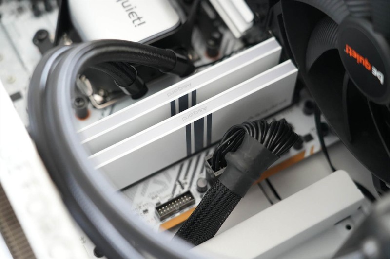 要颜值，要性能，选择七彩虹CVN B650M 战列舰主板，准没错！