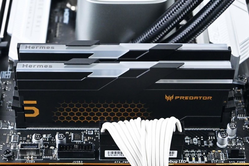 宏碁掠夺者Hermes冰刃DDR5 6400 32G内存开箱试玩：稳超7400MHz过测