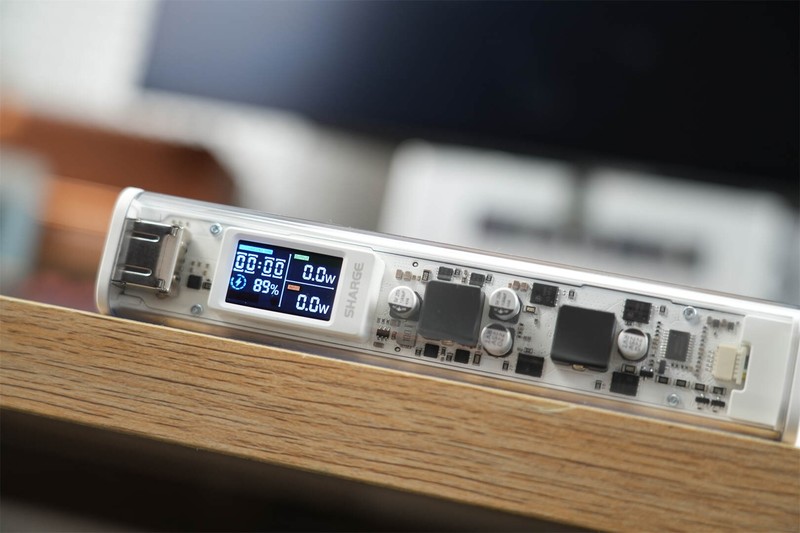65W自充1.5小时满血！闪极银翼Pro让多设备回血快过同行3倍