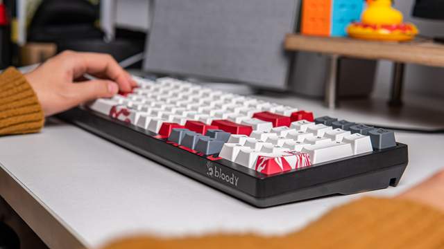 创新技术加持，专为用户而生，血手幽灵永劫无间联名键鼠套装