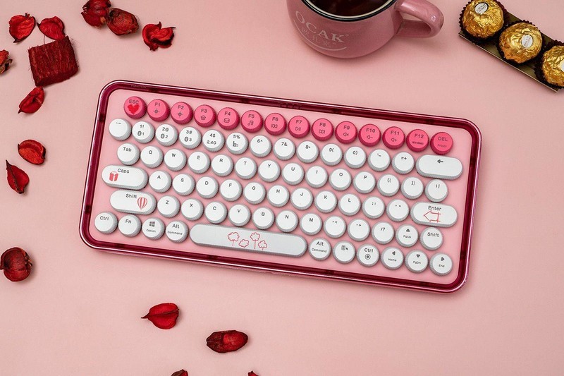 老婆过生日送了雷柏ralemo Pre 5键盘，办公室女同事都问是啥型号