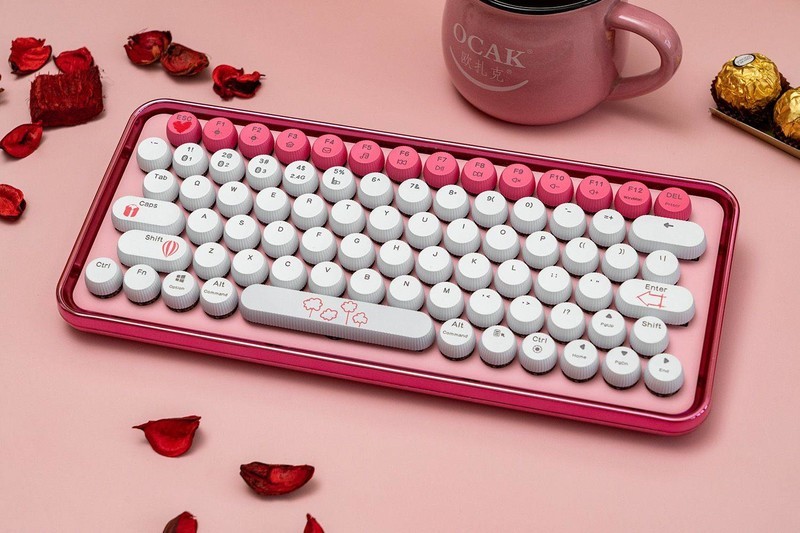 老婆过生日送了雷柏ralemo Pre 5键盘，办公室女同事都问是啥型号