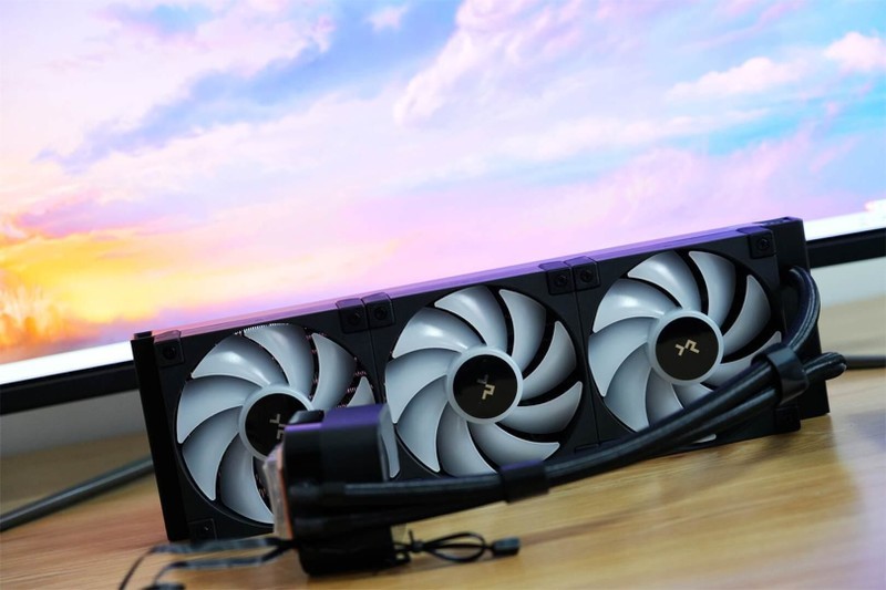 冰点来袭！九州风神冰堡垒360数显版，300W散热功耗震撼上线