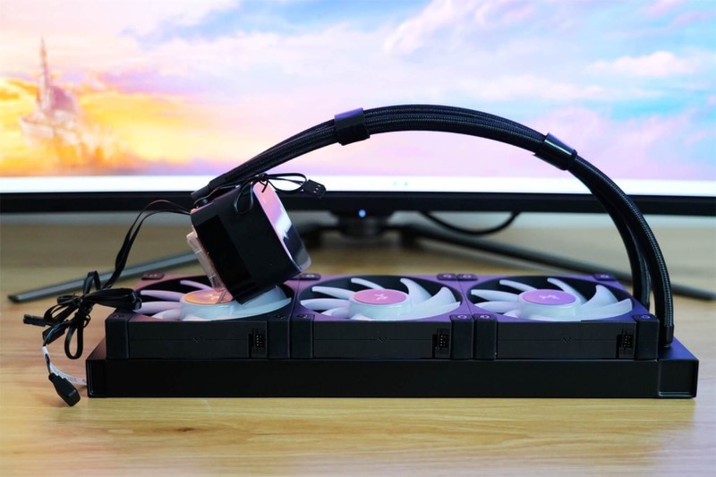 冰点来袭！九州风神冰堡垒360数显版，300W散热功耗震撼上线