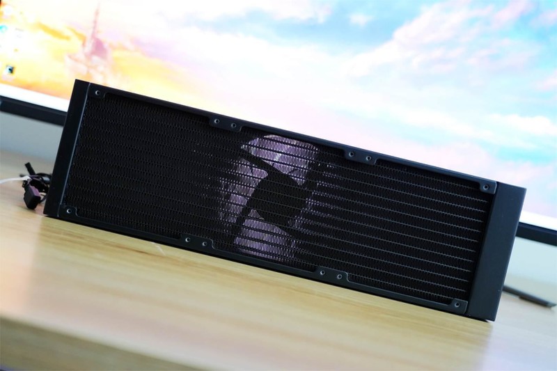 冰点来袭！九州风神冰堡垒360数显版，300W散热功耗震撼上线