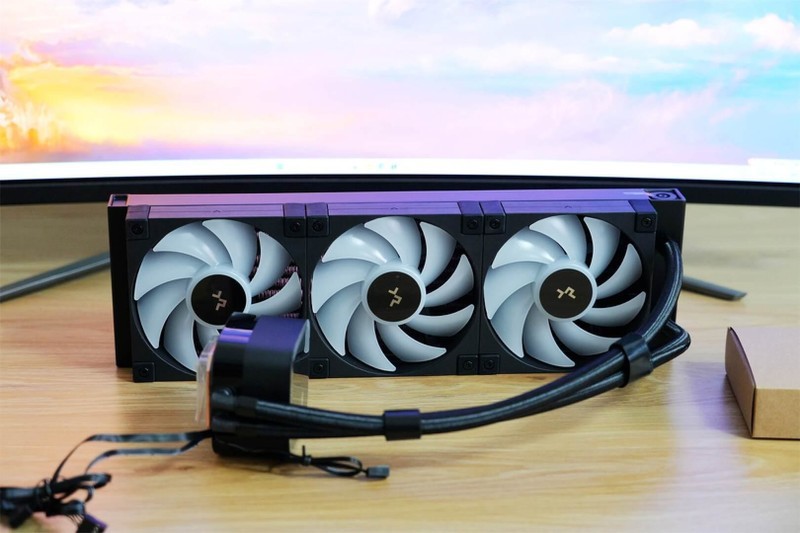 冰点来袭！九州风神冰堡垒360数显版，300W散热功耗震撼上线