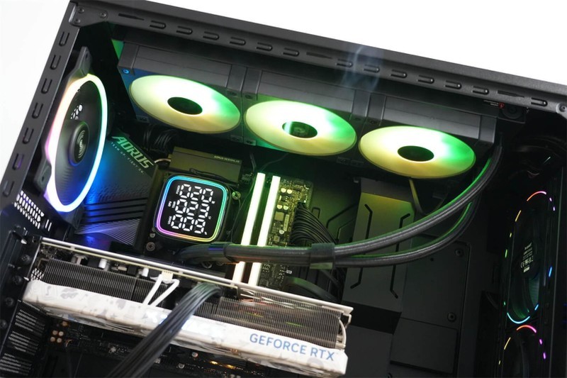 冰点来袭！九州风神冰堡垒360数显版，300W散热功耗震撼上线