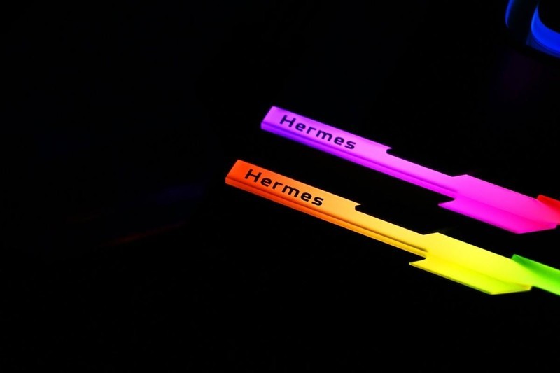 宏碁掠夺者Hermes冰刃DDR5 6400 32G内存开箱试玩：稳超7400MHz过测