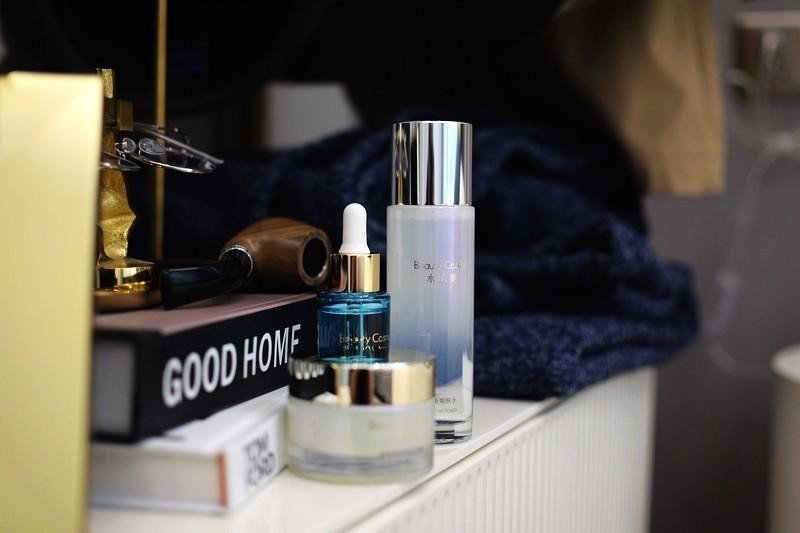 一套润肤定格水光美肌——水肌美心动小粉盒