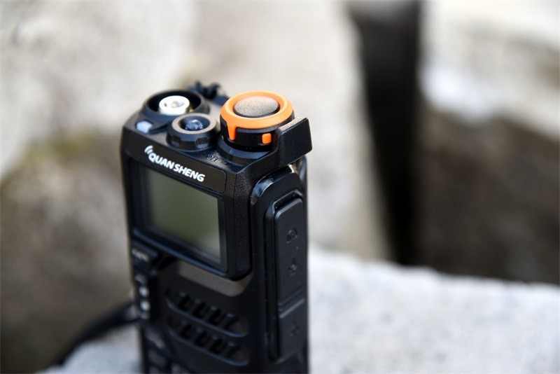 泉盛UV-K5对讲机---开箱篇