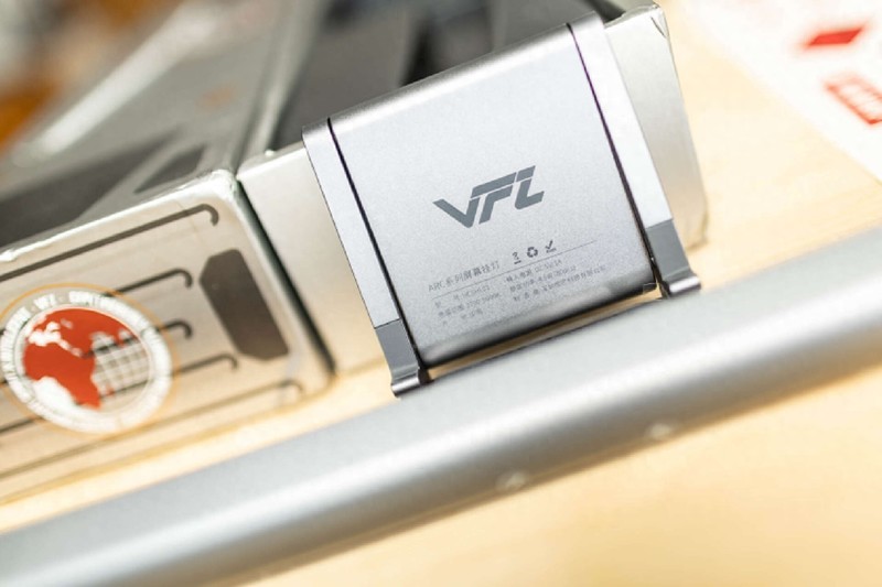 价廉物美，做工优秀，操控简单，VFZ曲面屏挂灯开箱