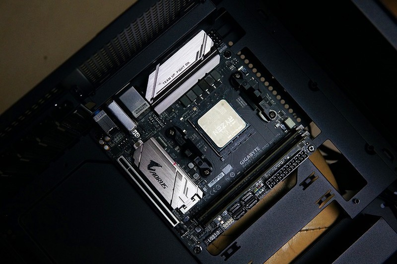 安静无声，温度全面压制！鑫谷昆仑御风机箱冰霜360水冷装机体验