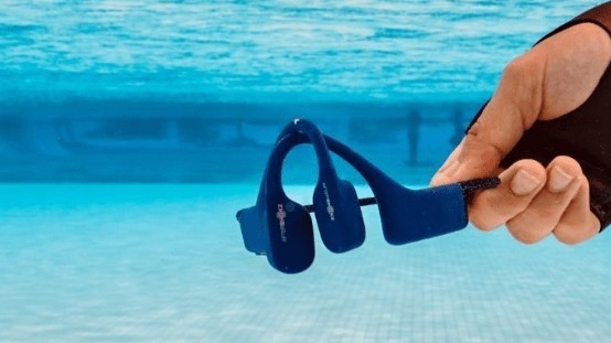 游泳时也能听音乐？四款黑科技带来边听边游新体验