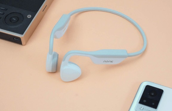 游泳时也能听音乐？四款黑科技带来边听边游新体验