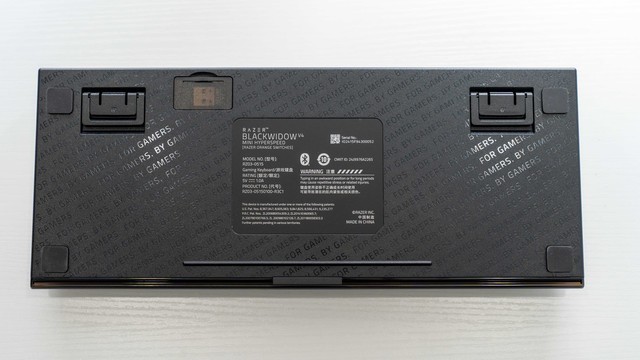 可玩性拉满的全能小键盘，雷蛇黑寡妇蜘蛛V4迷你无线版晒单