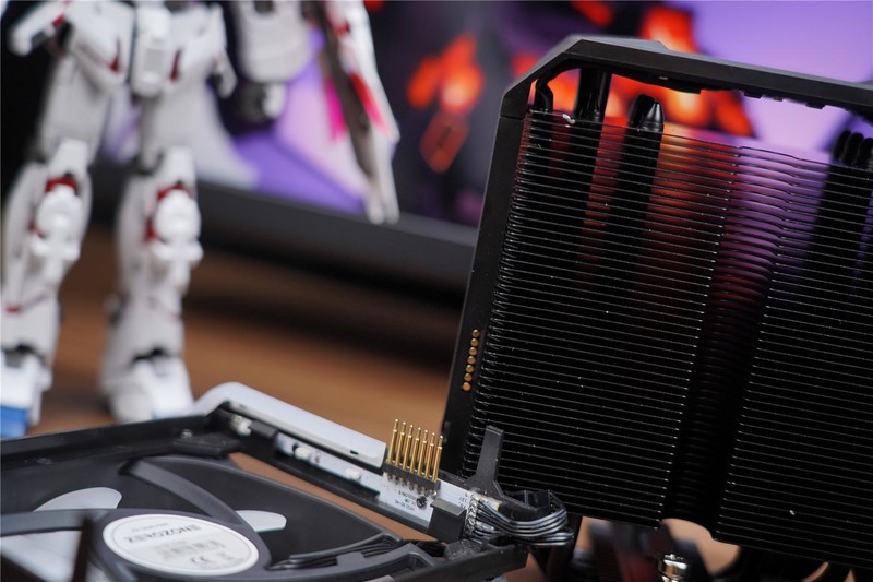 弯道超车？旗舰风冷搭载显示屏，泽洛幻瞳BEG600带你迈进新纪元！