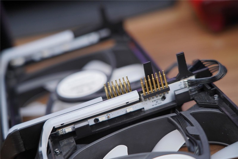 弯道超车？旗舰风冷搭载显示屏，泽洛幻瞳BEG600带你迈进新纪元！