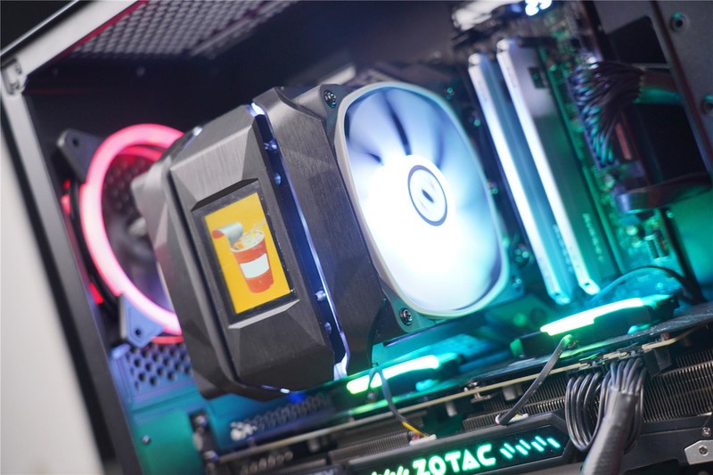 弯道超车？旗舰风冷搭载显示屏，泽洛幻瞳BEG600带你迈进新纪元！