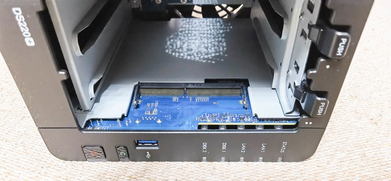 拔草记：黑裙转白，入手心心念念的群晖DS220+